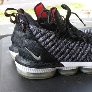 LEBRON JAMES  16 OREO